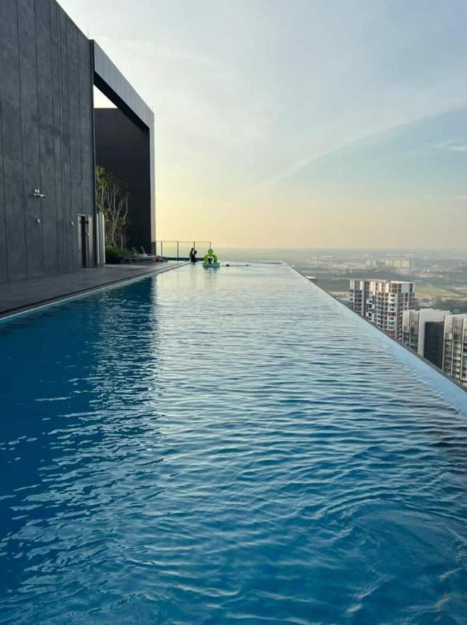 Sky Pool 4 Star Hotel Grade Stay In I-City Shah Alam Buitenkant foto