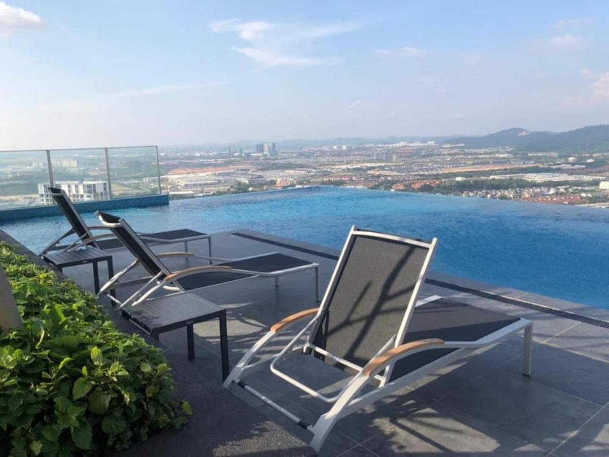 Sky Pool 4 Star Hotel Grade Stay In I-City Shah Alam Buitenkant foto