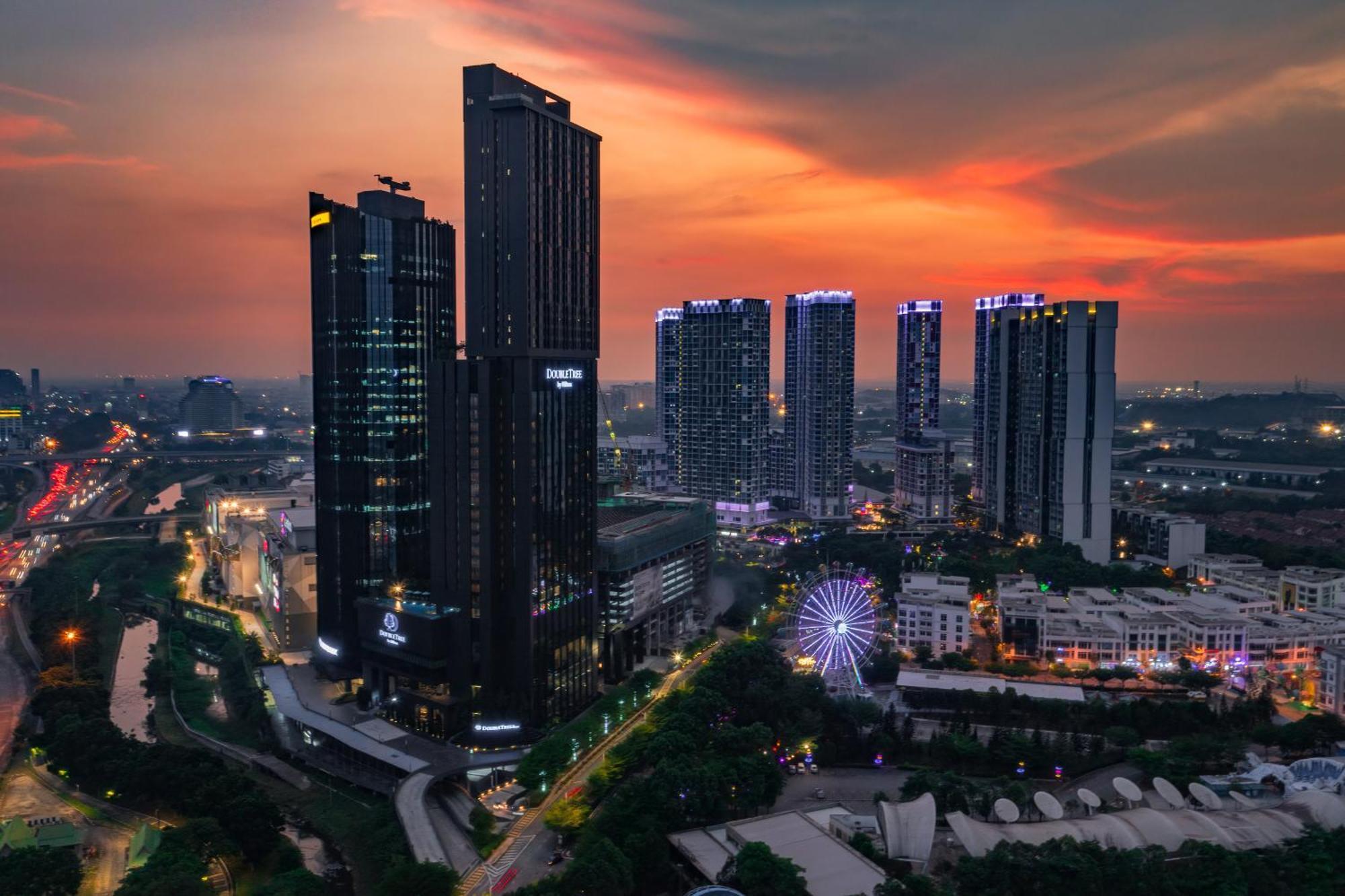 Sky Pool 4 Star Hotel Grade Stay In I-City Shah Alam Buitenkant foto